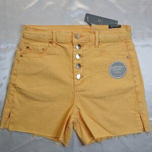 Tractr Raw Edge High Rise Denim Shorts - 2/26W